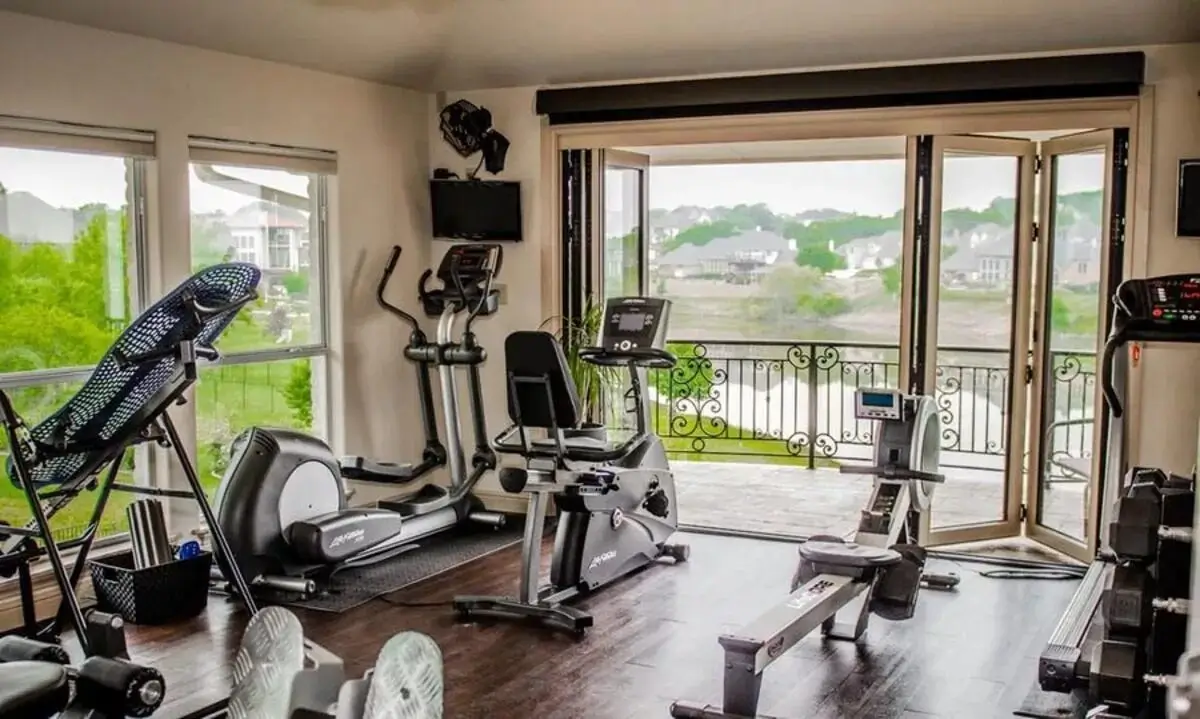 Well-organized home gym